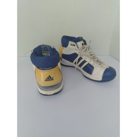Athletic_Shoes